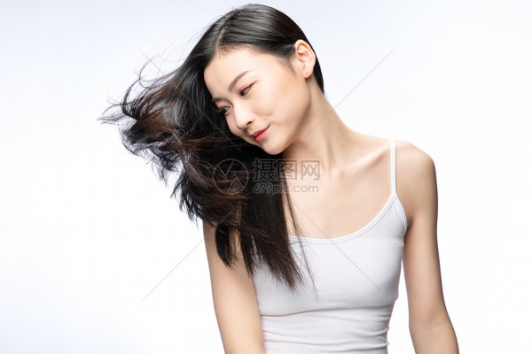 However, from the current point of view, just because she doesn't take it seriously doesn't mean that others don't take it seriously. It doesn't mean that Shang Tang Lian doesn't pay attention to it and the result is that she is called to the principal's office.